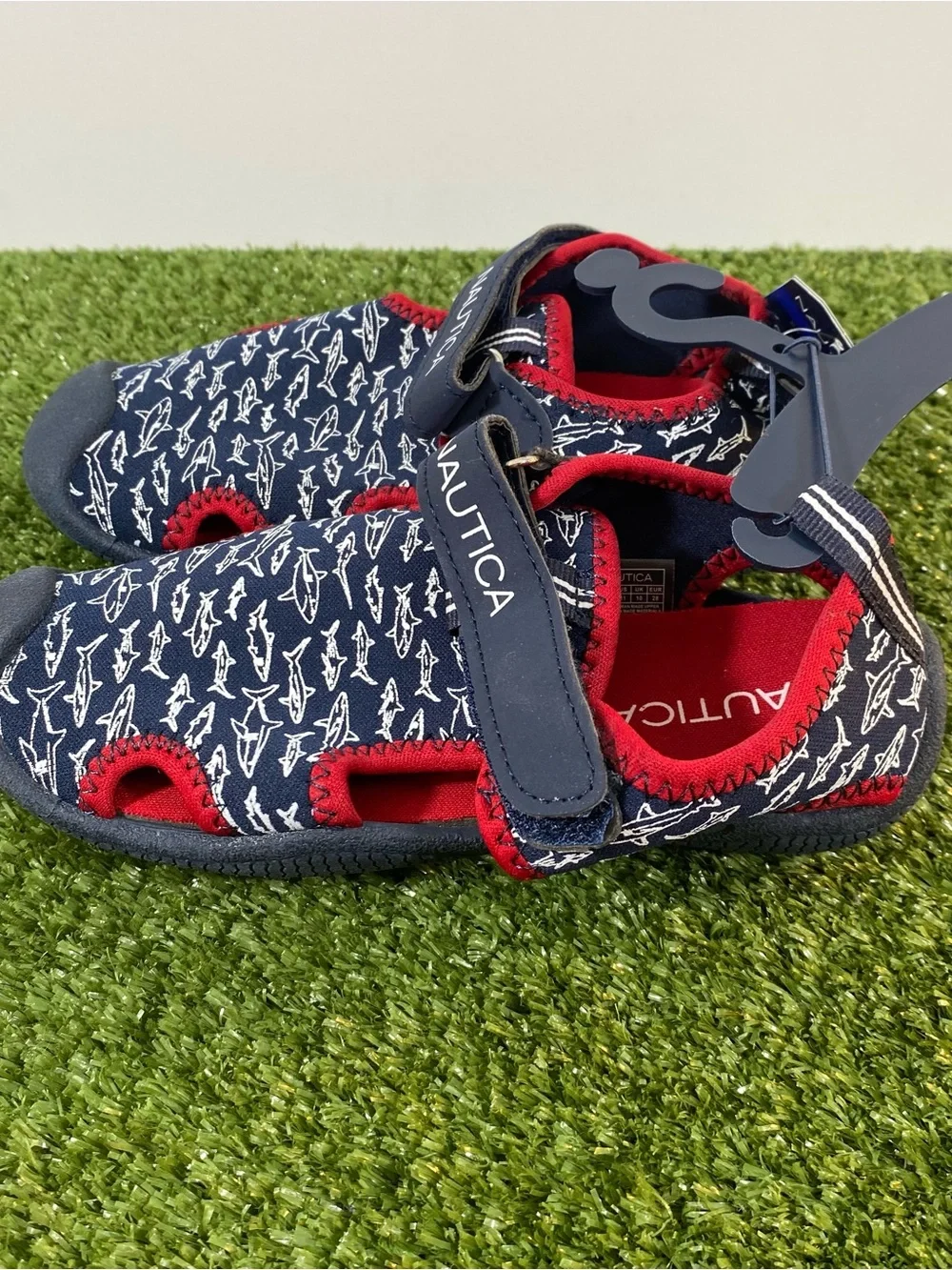 Nautica Water Shoes Little Kids Boys Girls Size 11 Blue Red Sharks Closed Toe
